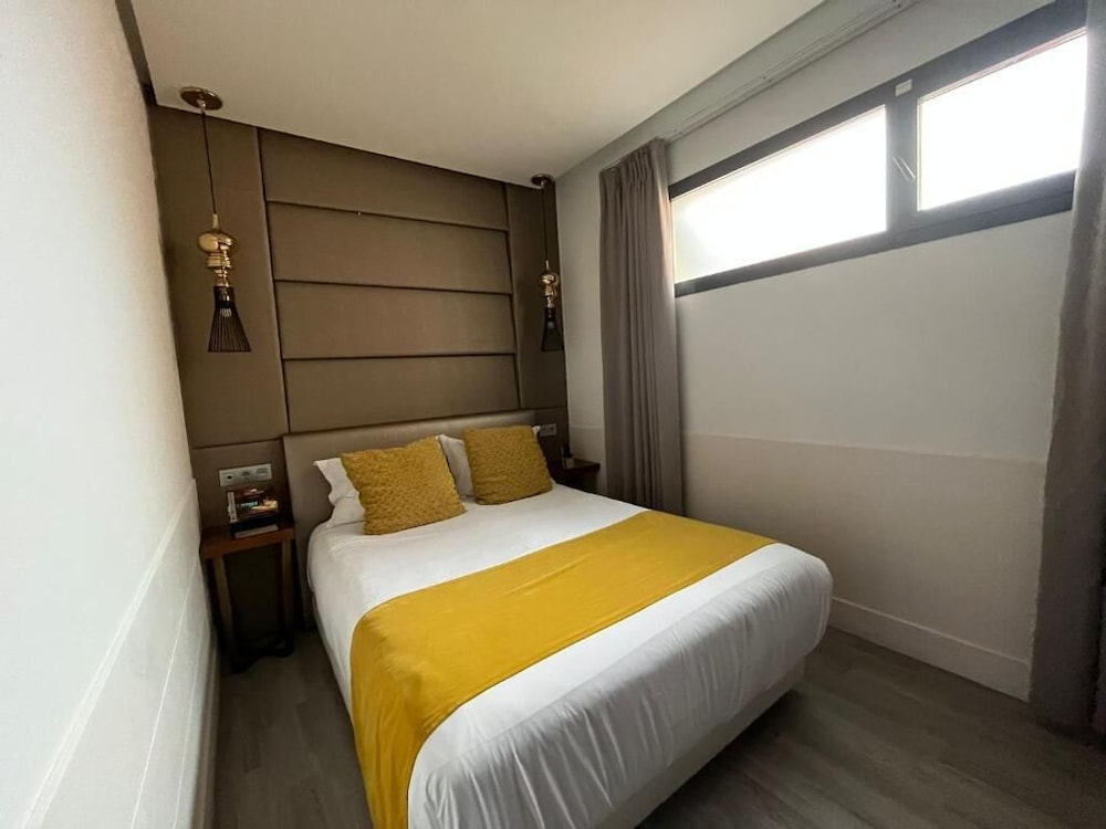 COMFORT, ECONOMY, DOUBLE BED, INTERIOR VIEW