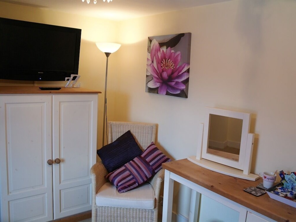 Bay Tree House B Amp B 35/48