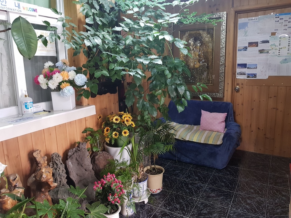 A Ji Hostel 6/35