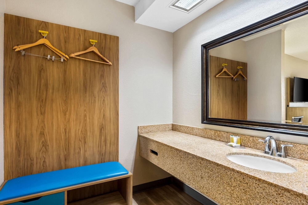 Days Inn By Wyndham Bainbridge 38/39