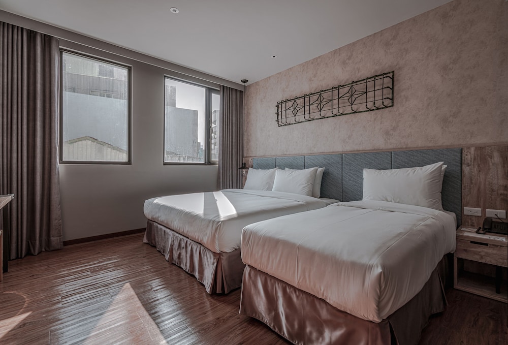 Somer Hotel 10/50