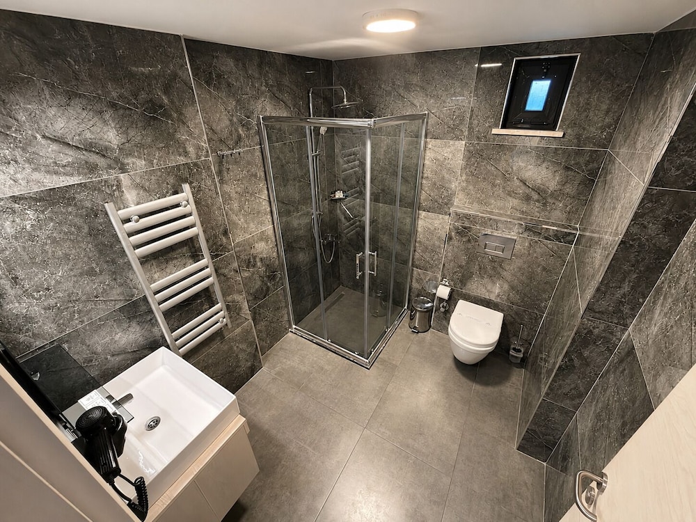 غرفة قياسية ثلاثية بثلاثة أسرّة، Yesilyurt Park Otel 7/7