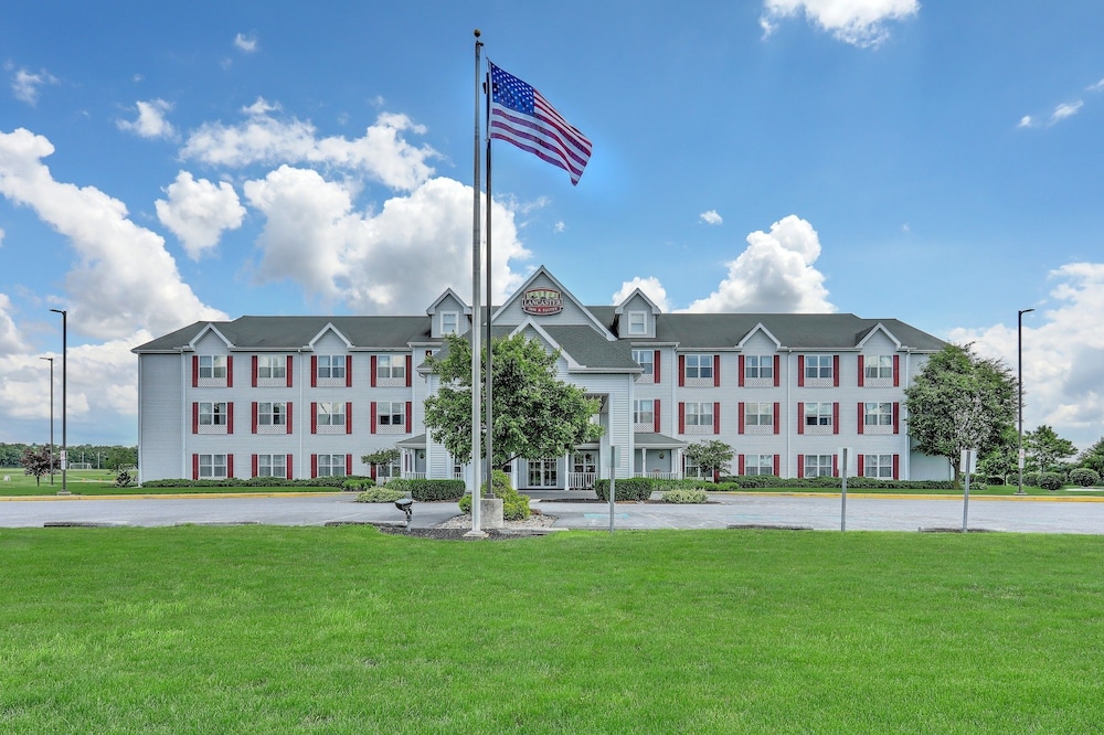 Lancaster Inn and Suites 56/64