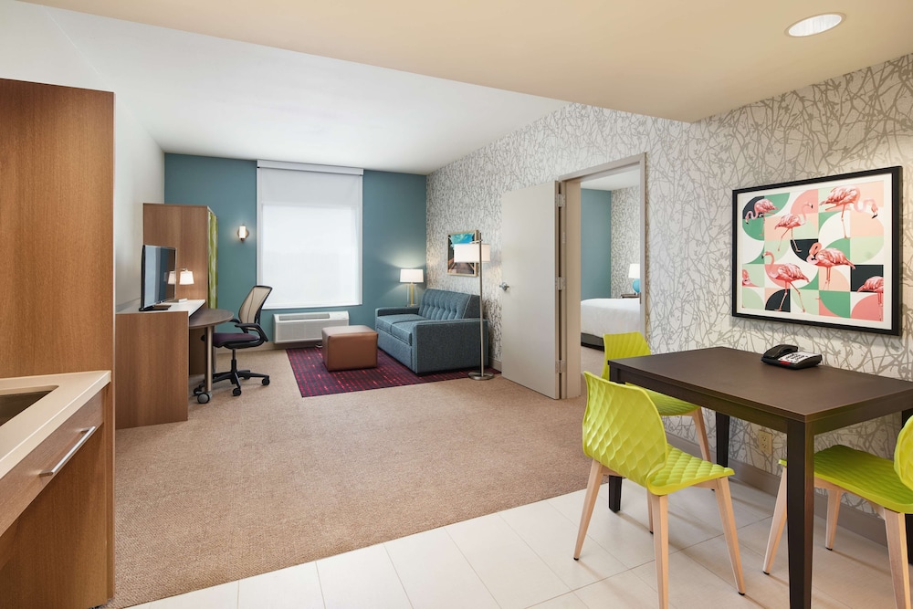 Home2 Suites by Hilton Palm Bay Melbourne I 95 32/40