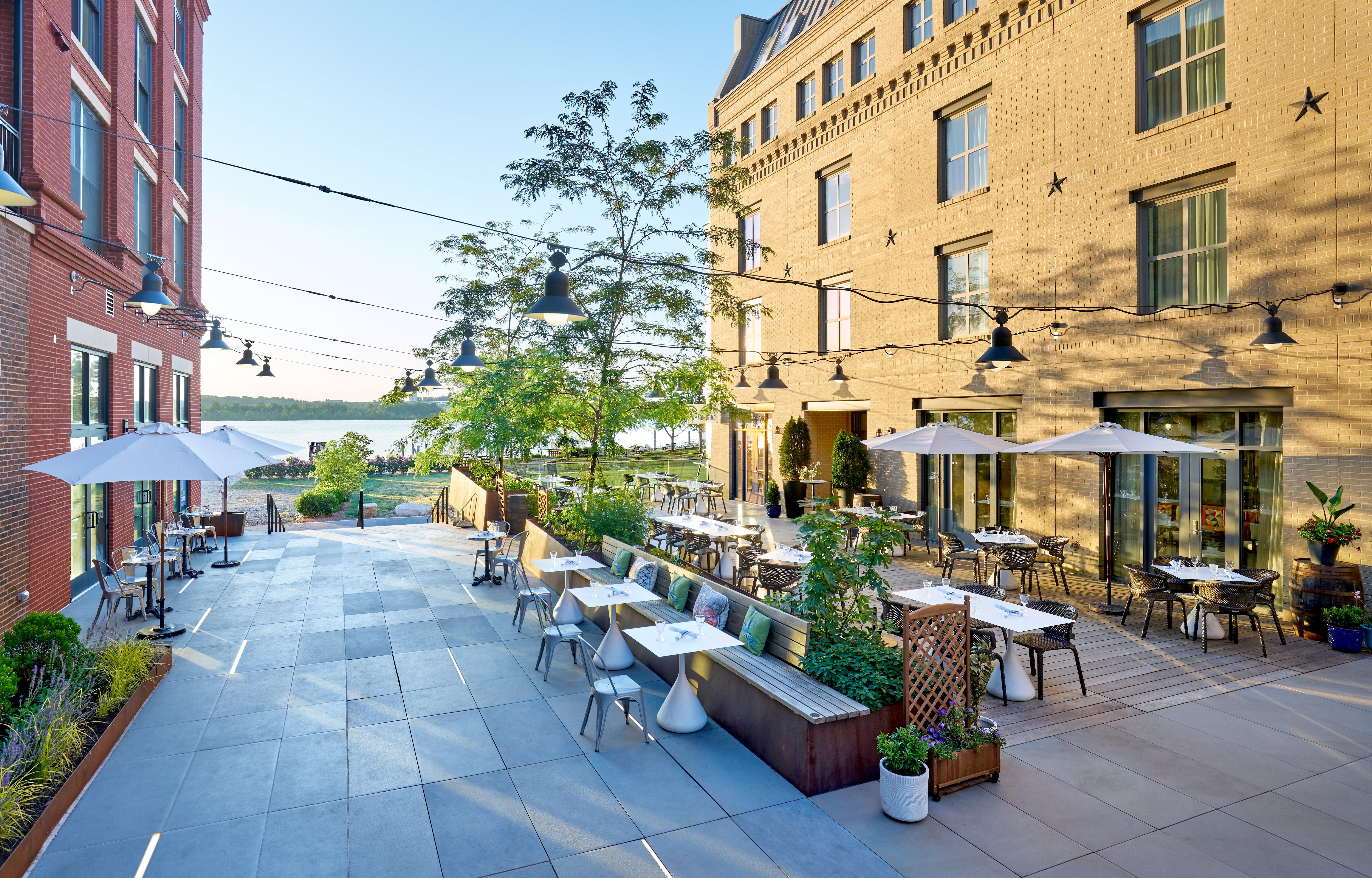 HOTEL INDIGO OLD TOWN ALEXANDRIA 77/82