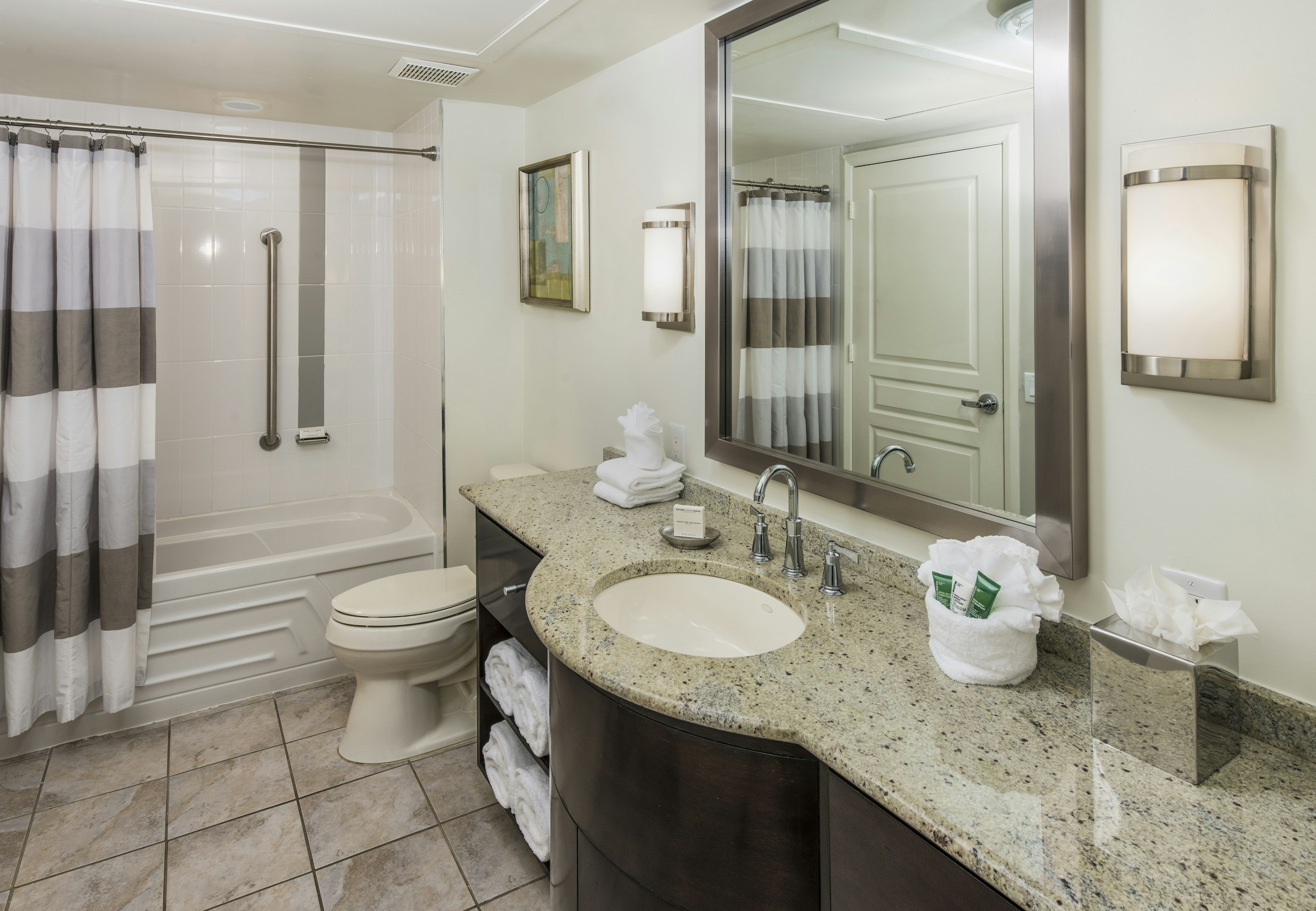 Hilton Grand Vacations Club McAlpin Ocean Plaza Miami 41/44