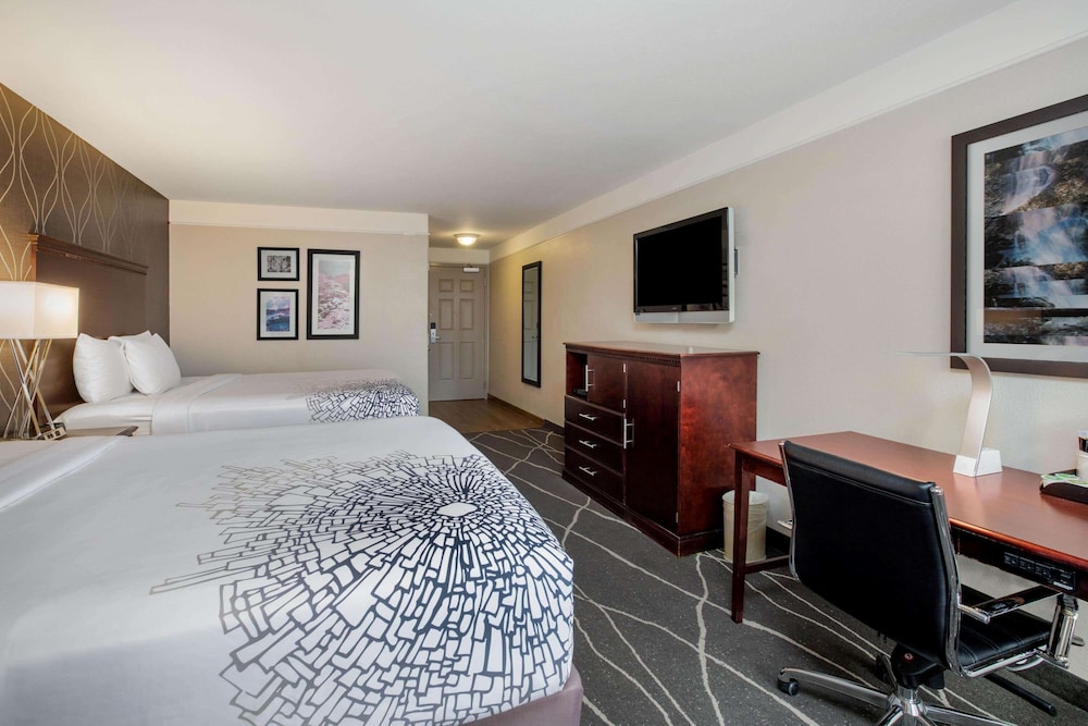 Fairfield Inn & Suites By Marriott Fresno River Park 15/54