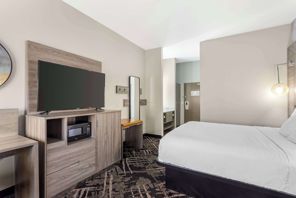Standard, King Bed, Jetted Tub