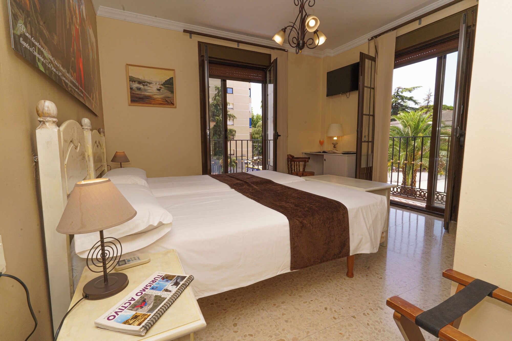 CITY, DOUBLE AND TWIN BEDS