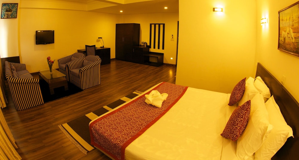 Waterfront Resort 32/50