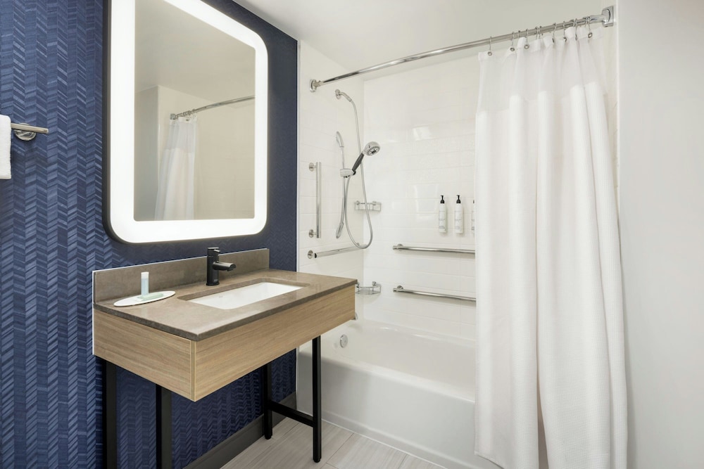 غرفة بسريرين كوين لذوي الإعاقة، Fairfield Inn & Suites by Marriott Atlanta Vinings/Galleria 4/6
