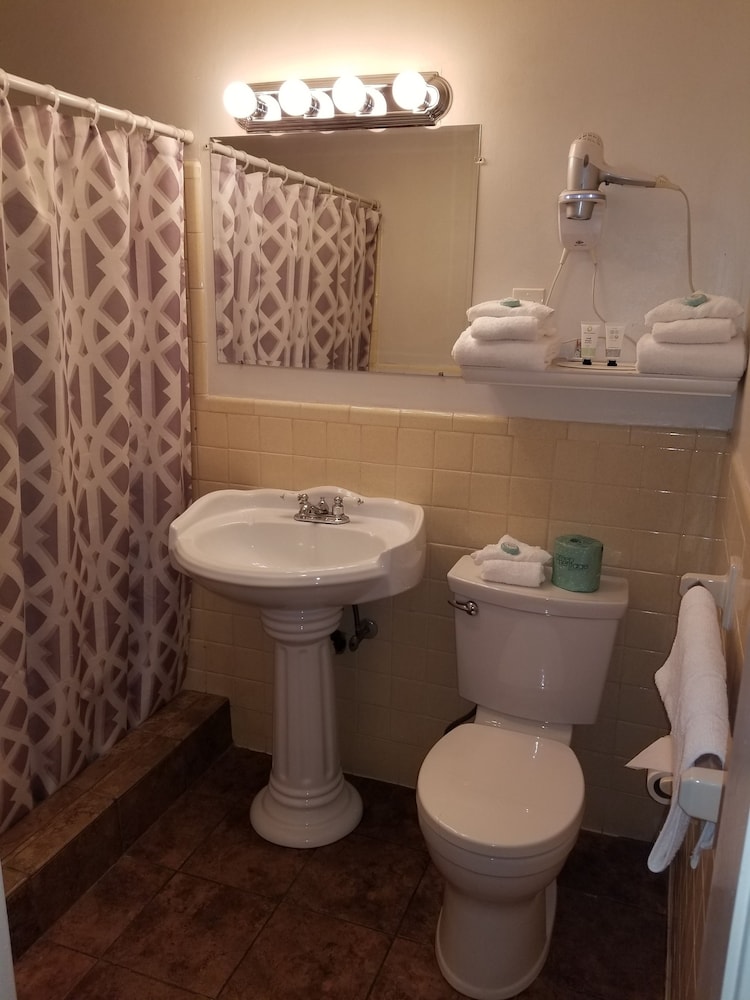 Colonial Inn Seekonk 58/58