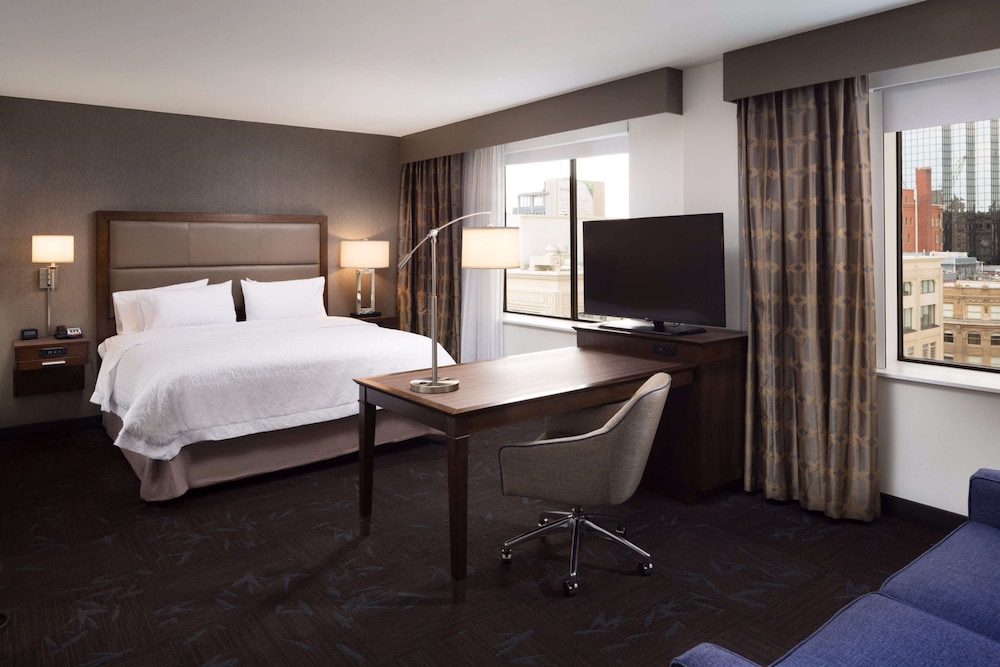 Hampton Inn Suites Dallas Downtown 20/83