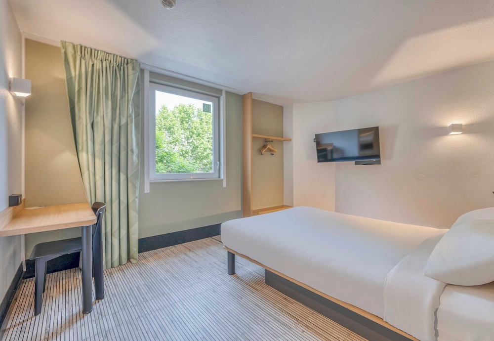 ROOM, DOUBLE BED, ACCESSIBLE