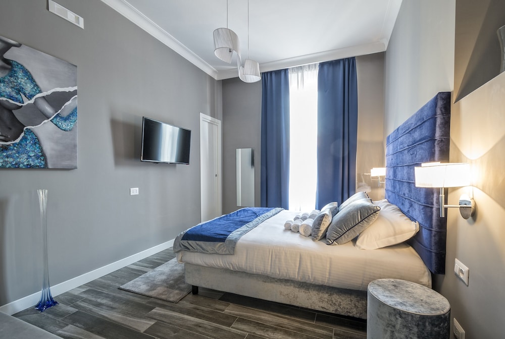 ROOM, DOUBLE BED, WITH EXTRA BED, CITY VIEW