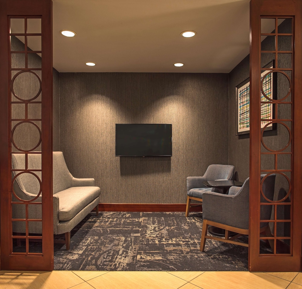 Hyatt Place Cincinnati/Blue Ash 16/28