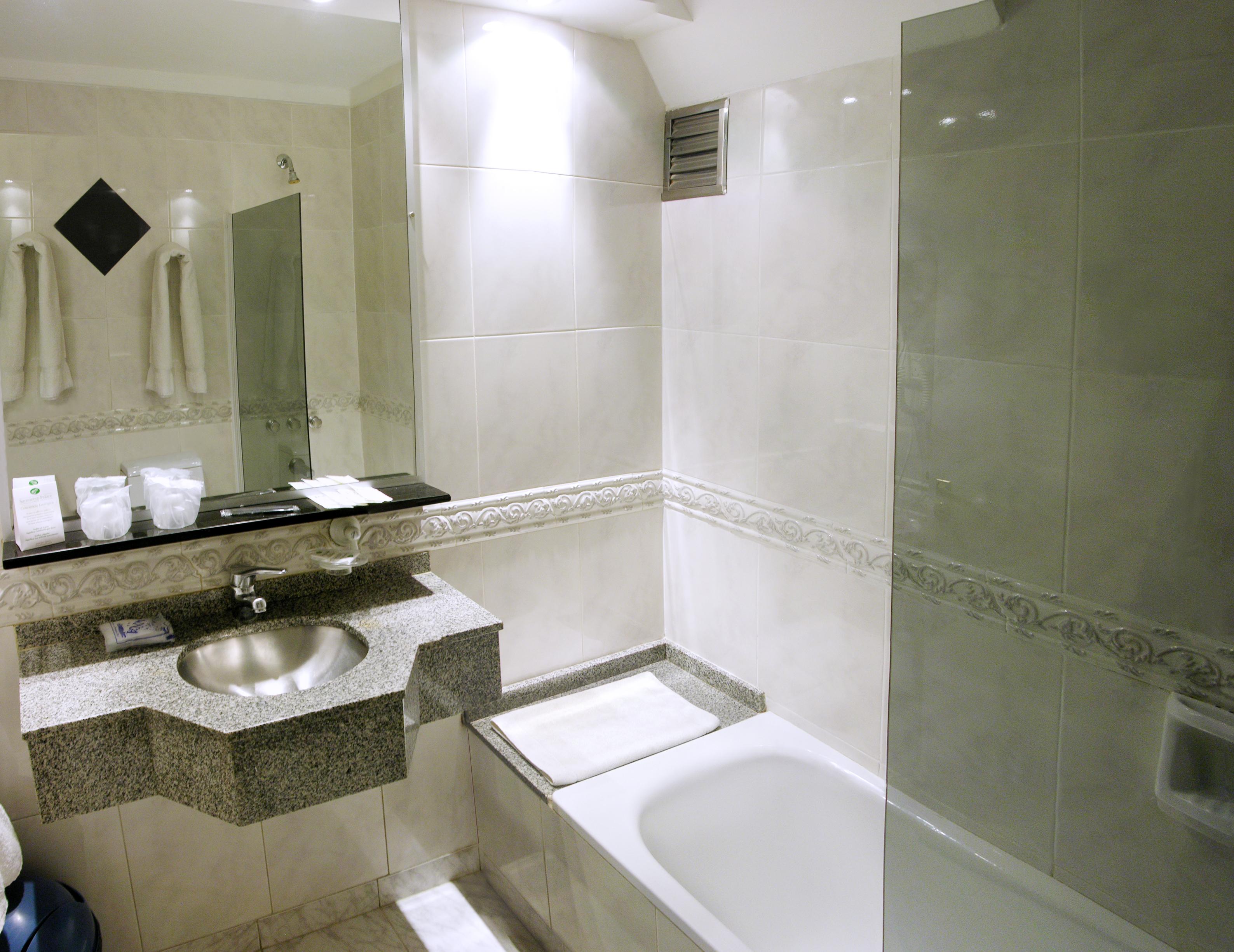 Room, Hydromassage