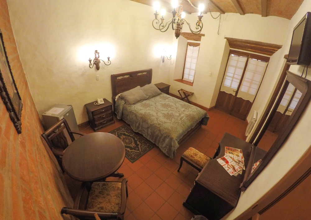 Hotel Monasterio 32/50