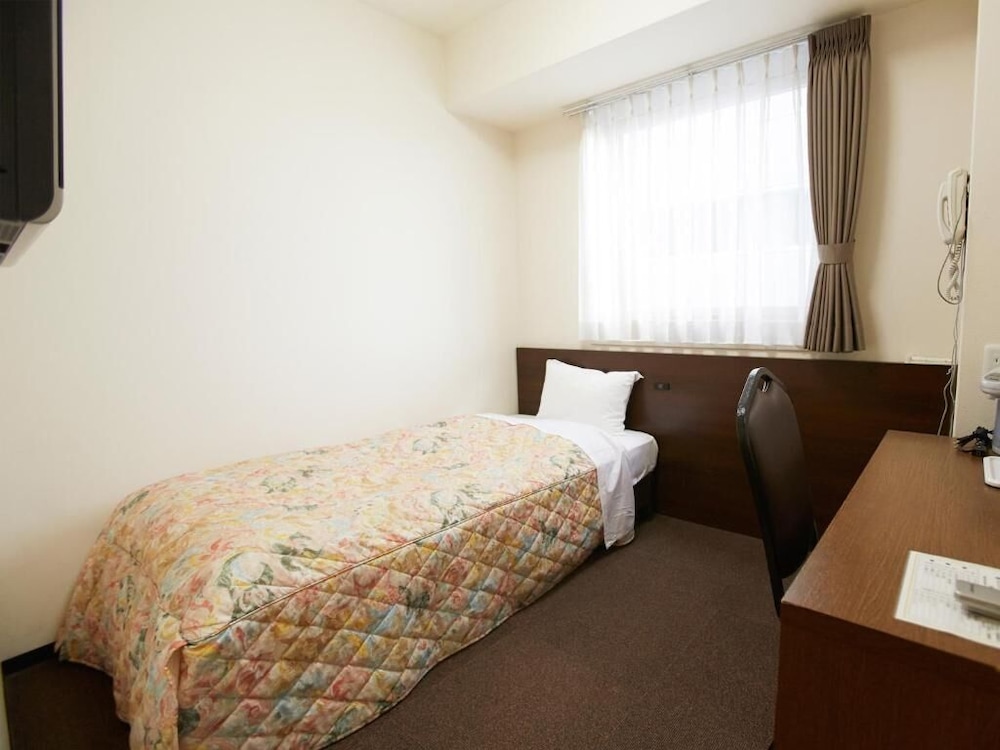 ROOM, SINGLE
