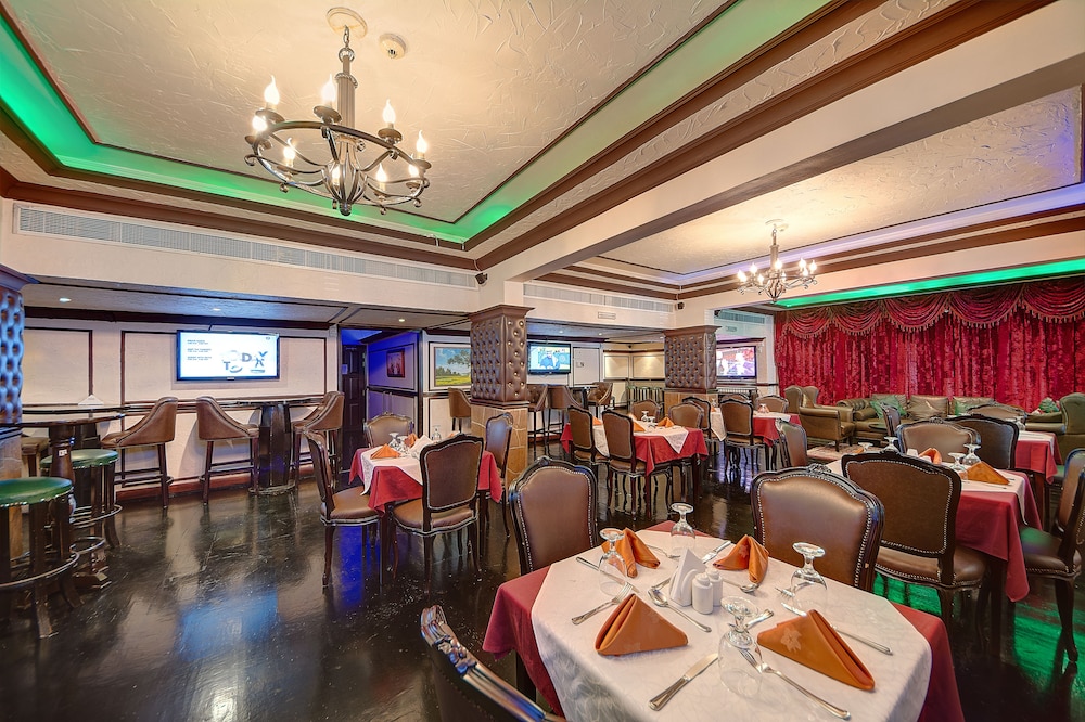 restaurant cafeteria