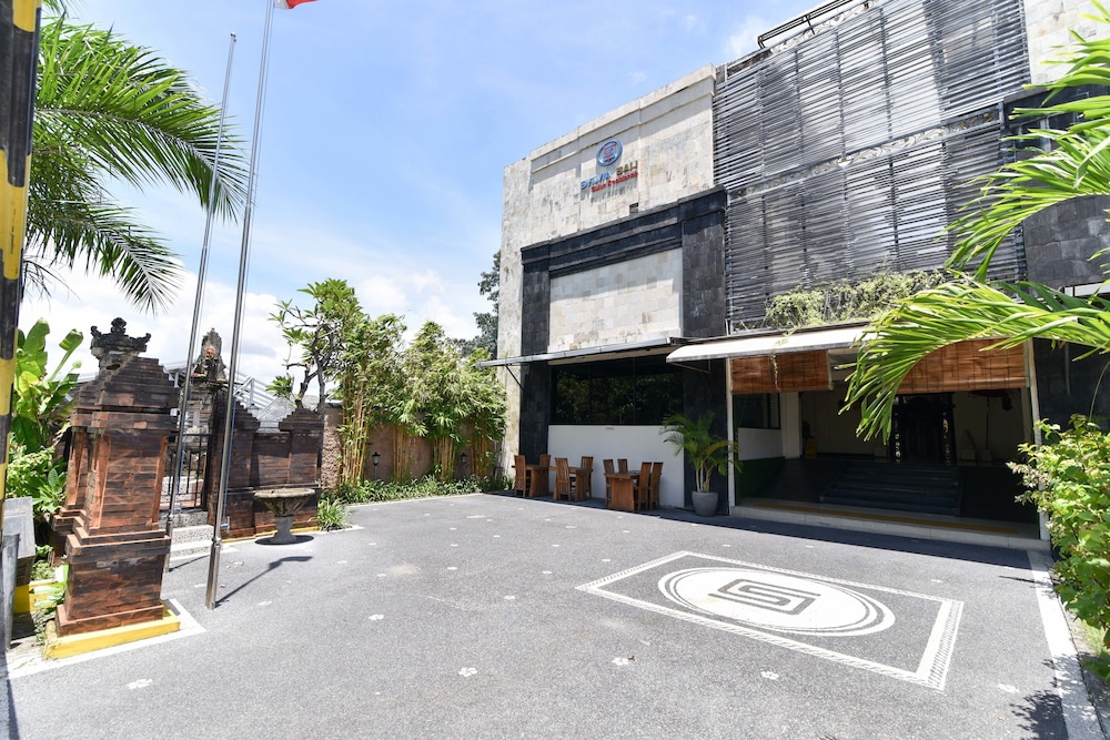 Reddoorz Plus Near Mall Bali Galeria 2 3/35