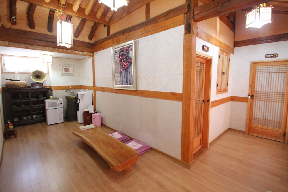 Happiness Full Hanok Guesthouse Jeonju 32/53