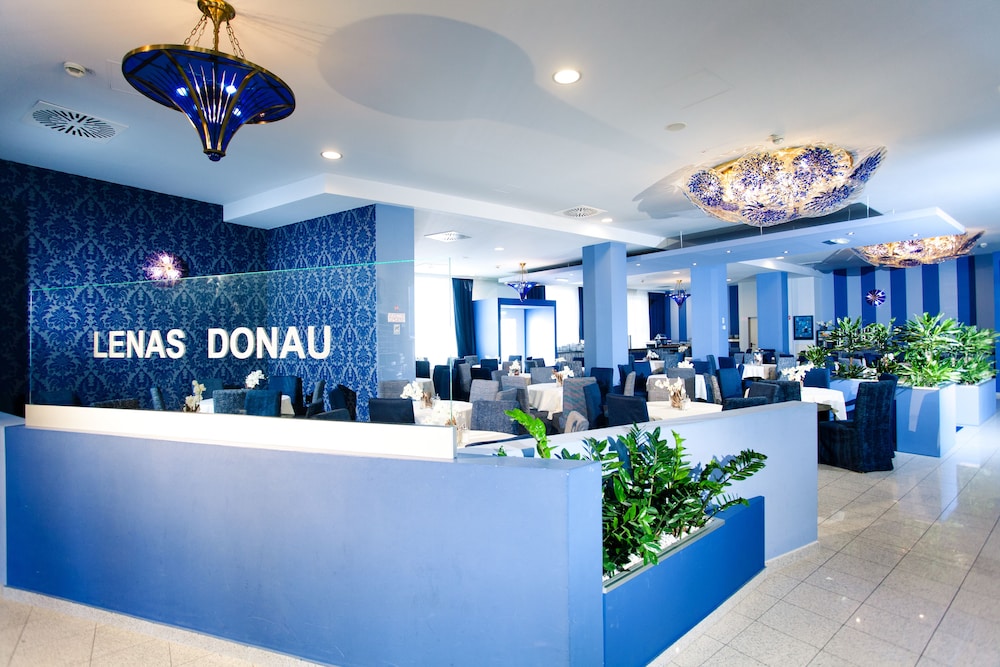 Lenas Donau Hotel 4/47