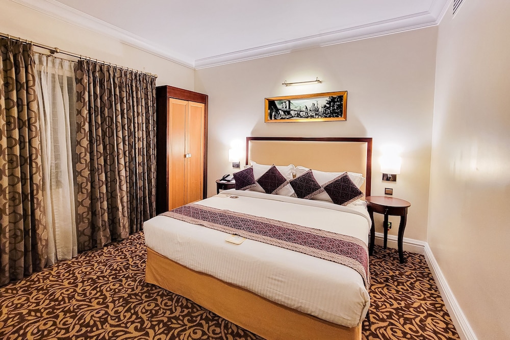 Royal Park Residence Hotel 31/75