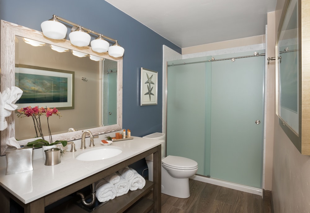 Sand Pebbles Inn 20/34