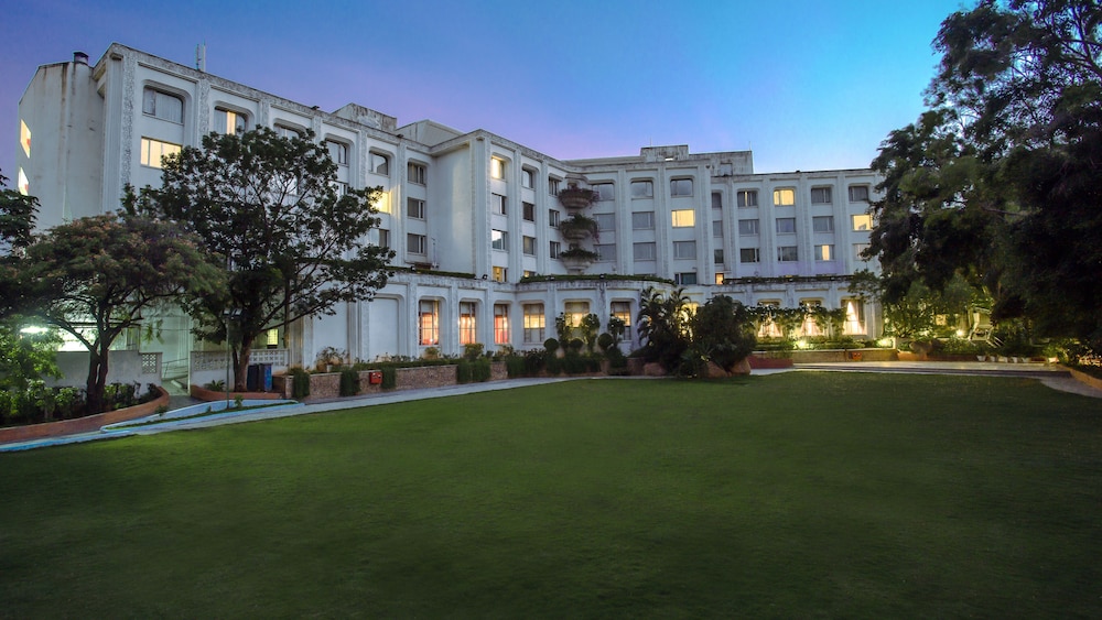 TAJ DECCAN 1/82