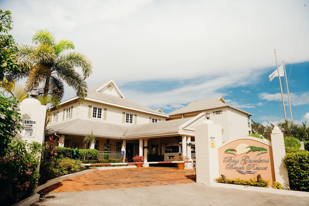 Bay Gardens Beach Resort and Spa 8/75