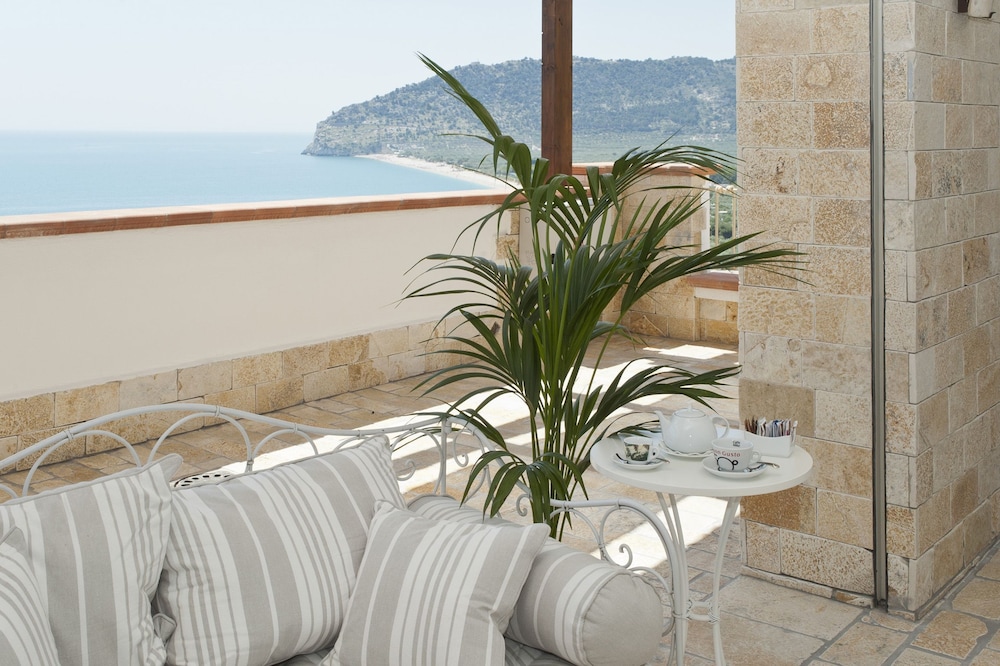 Hotel Residence Il Porto 24/69