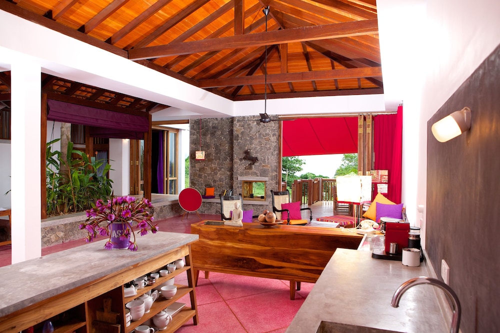 Utmt-Underneath The Mango Tree Hotel 29/46