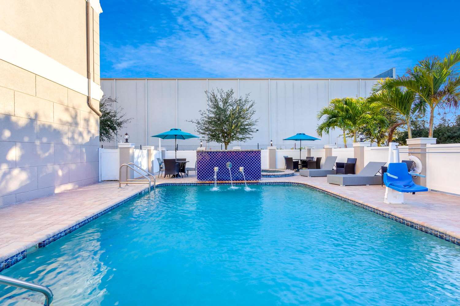 La Quinta Inn & Suites by Wyndham Tampa Central 1/22