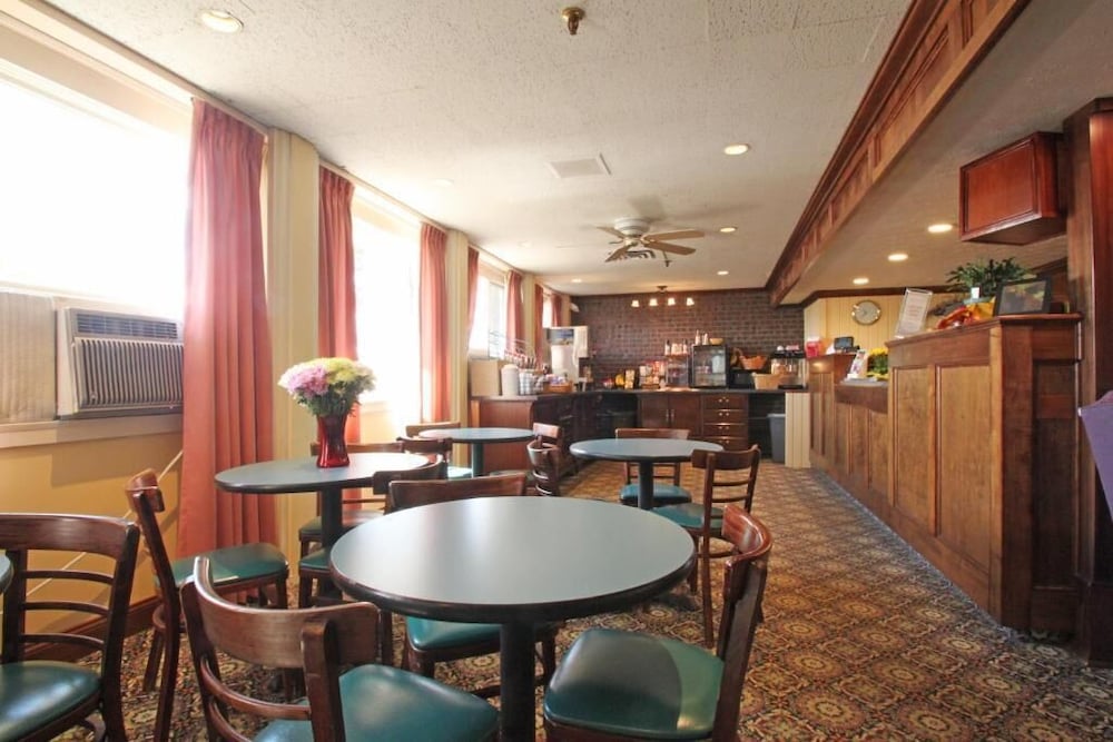 Fireside Inn And Suites Waterville 55/68