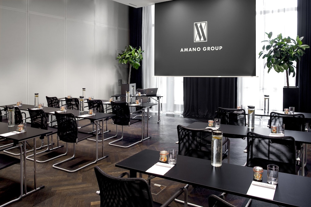 Hotel AMANO Grand Central 55/76