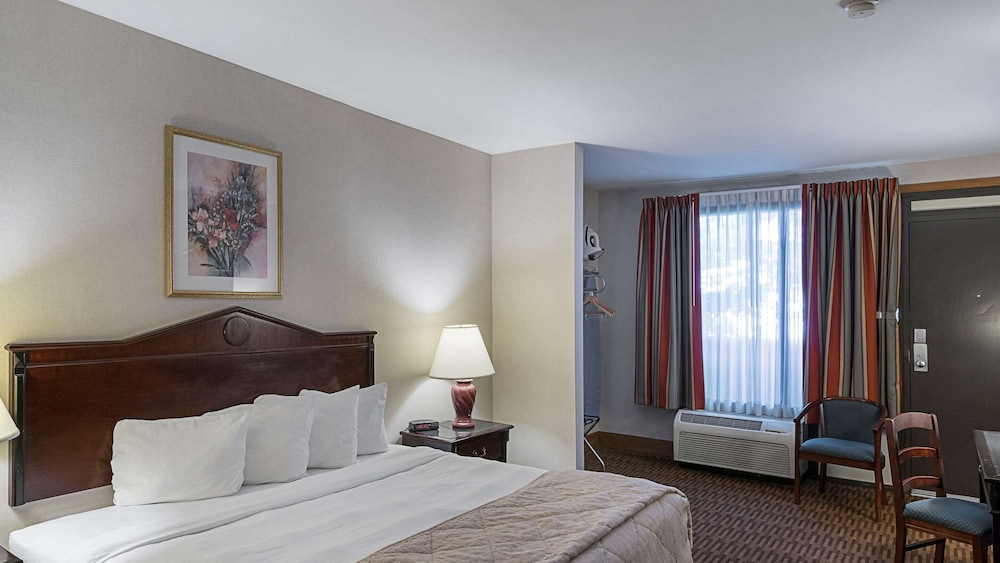 Skyways Hotel New Castle, DE 8/27
