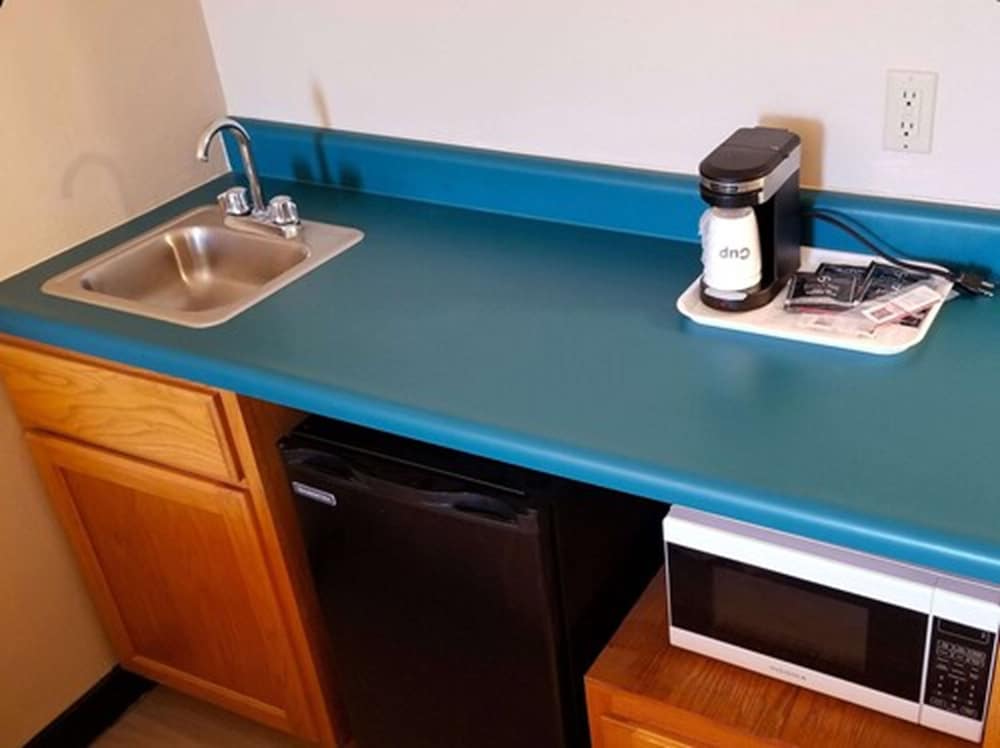 Americas Best Value Inn St. Louis South 26/37