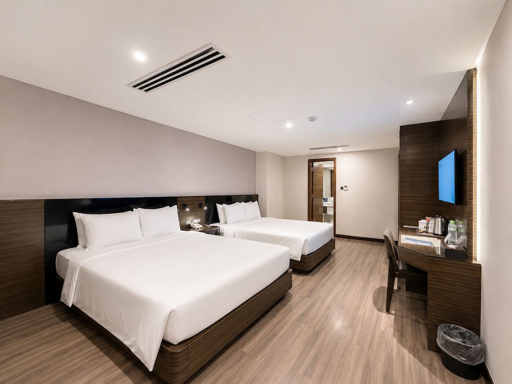 غرفة بريميير عائلية بسريرين كوين بإطلالة على المدينة، QUEEN ANN HOTEL 3/10