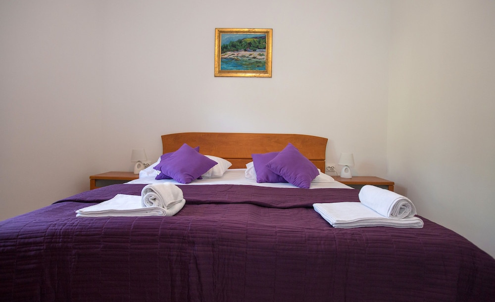 APARTMENTS VILLA ROZA 33/67