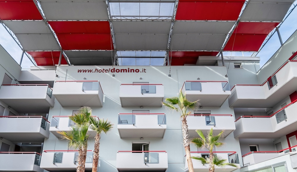 Domino Suite Hotel 4/50