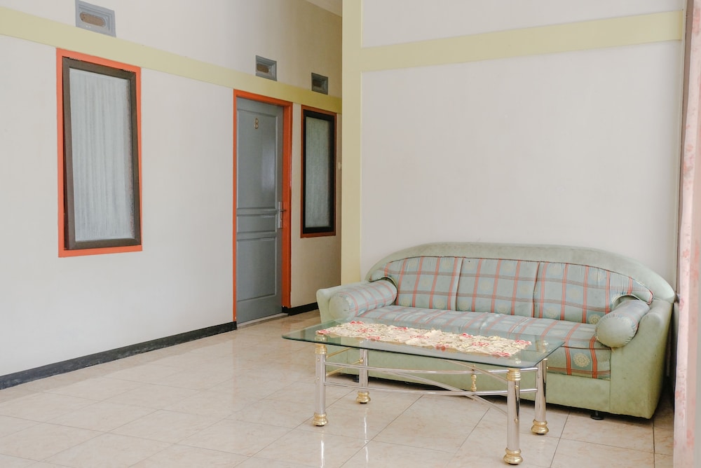 OYO 894 Nusa Indah Homestay Syariah 15/20