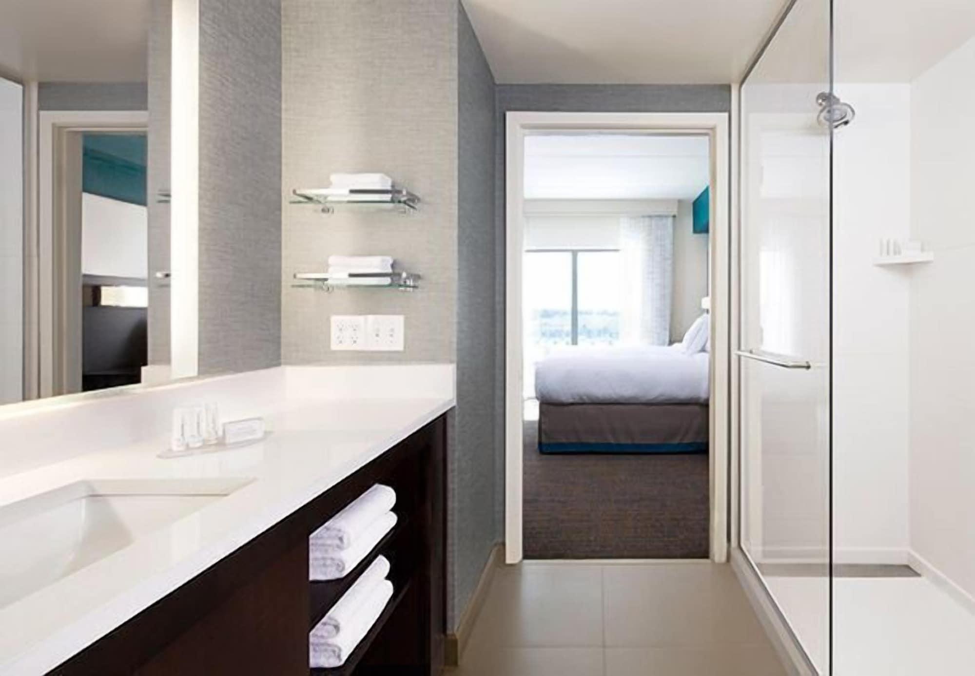 studio, multiple beds