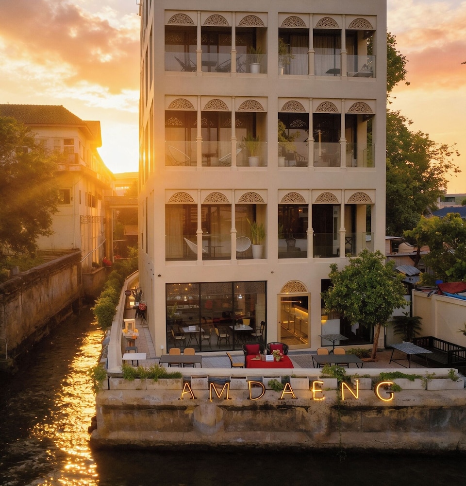 Amdaeng Bangkok Riverside Hotel 2/75