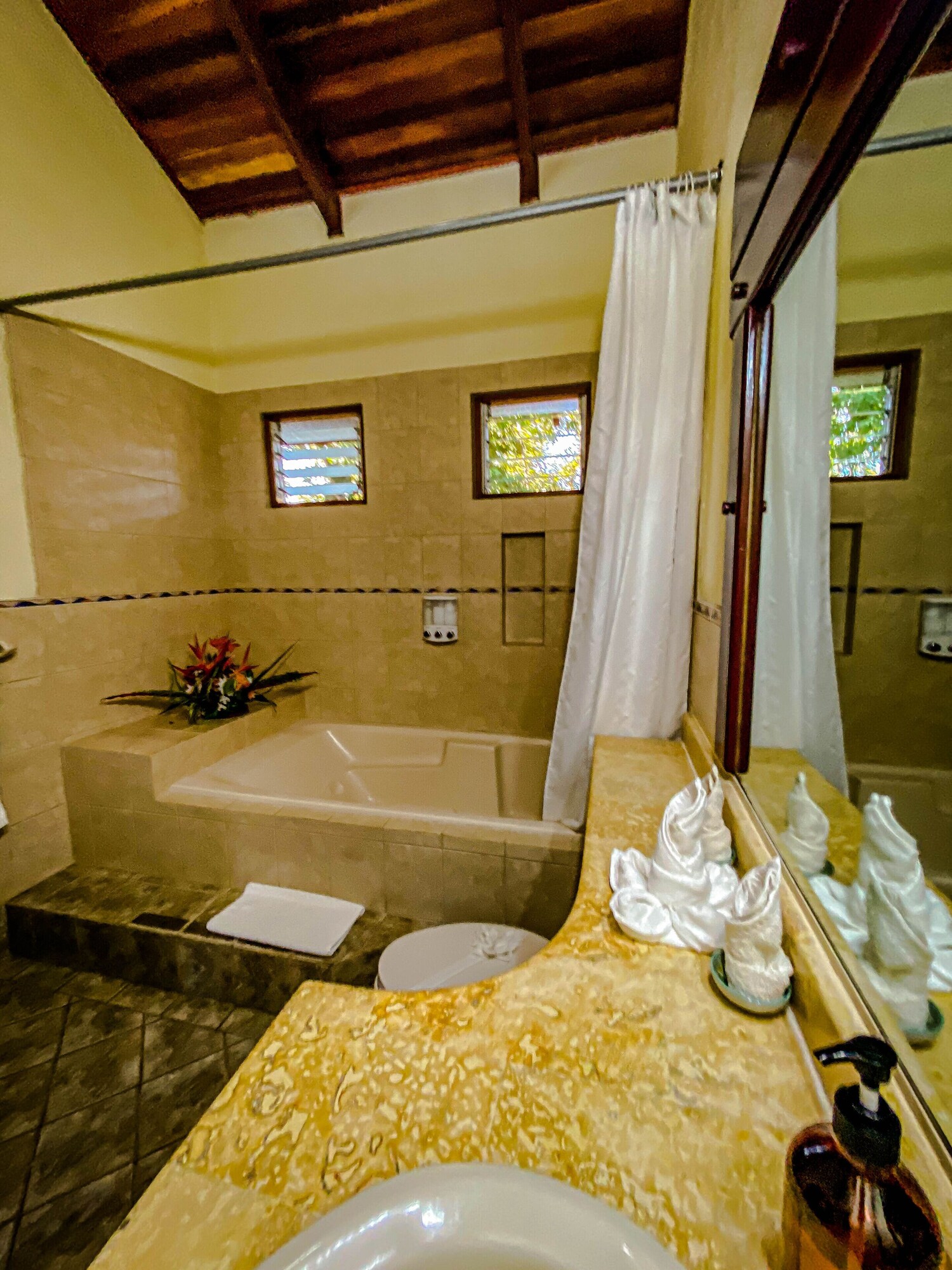 LUXURY, STUDIO, SUITE, GARDEN VIEW, PATIO