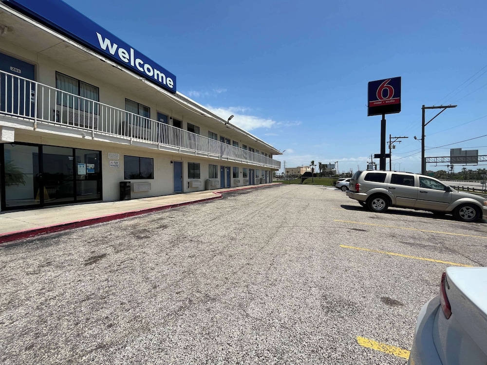 Studio6 Galveston, TX 30/39