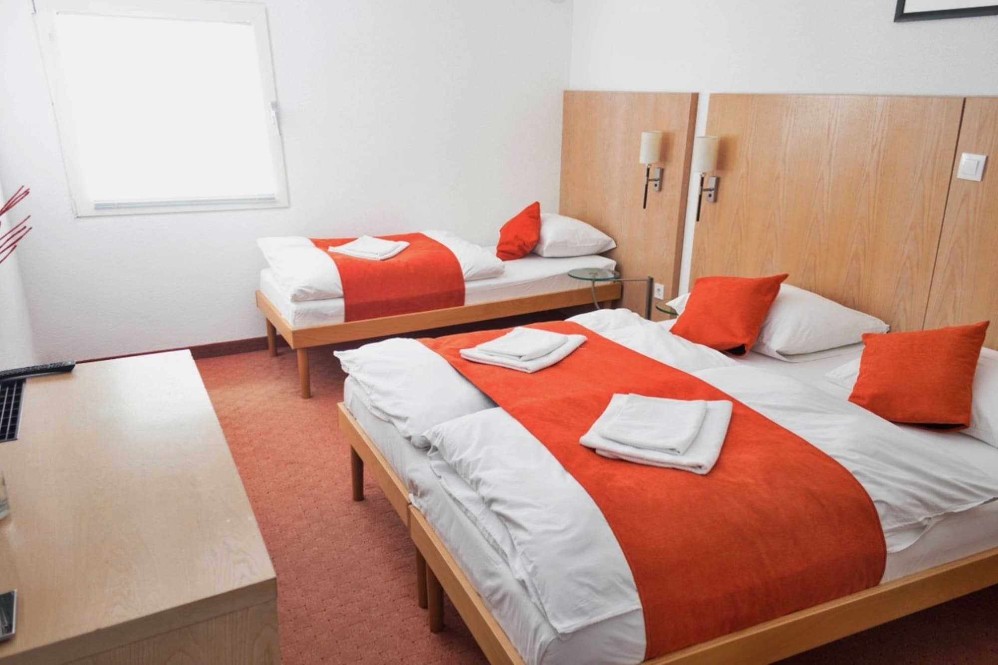 Economy, Twin Beds