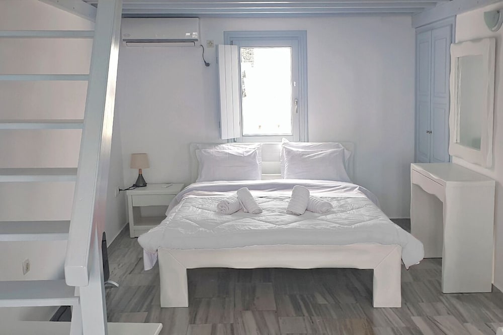 Rhapsody Traditional Apartments 49/60