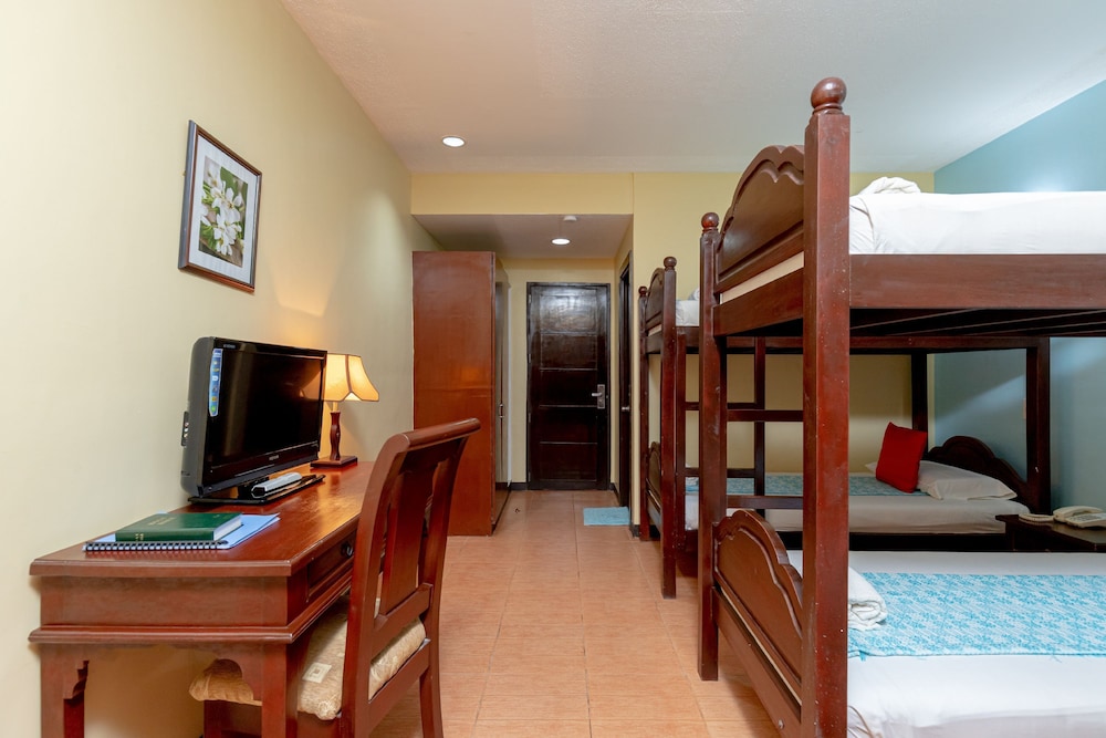 Ovemar Resort Hotel 18/24