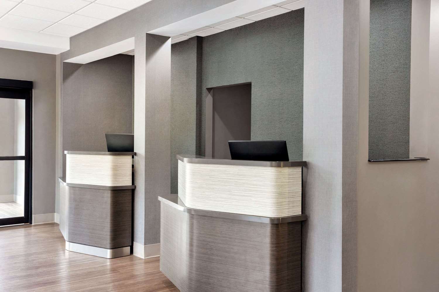 Days Inn & Suites by Wyndham Murfreesboro 2/19